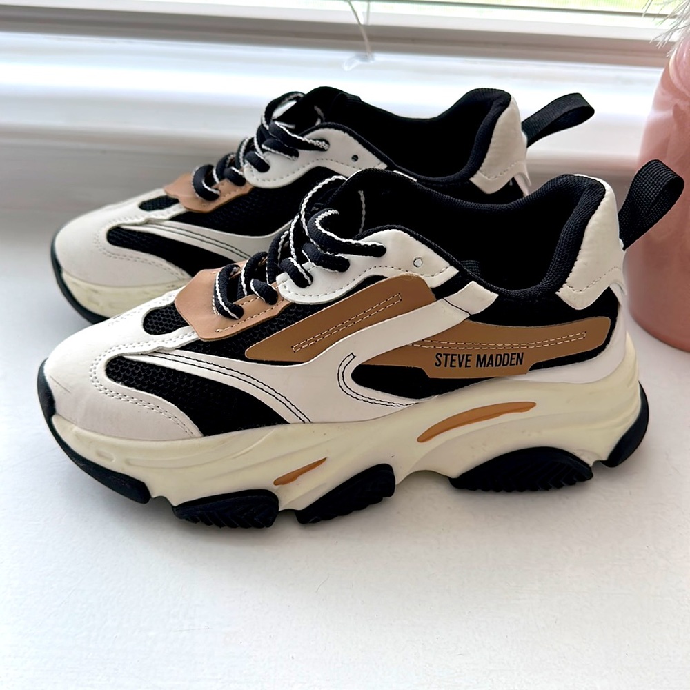 Steve Madden possession sneaker